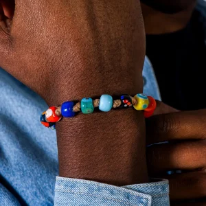 Bracciale da uomo che incarna la moda maschile con Murrine veneziane, di fattura artigianale e chiusura a bottone, un compagno di viaggio prezioso Bracciale da uomo che incarna la moda maschile con Murrine veneziane, di fattura artigianale e chiusura a bottone, un compagno di viaggio prezioso