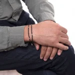 Dandy Street – shop online bracciali uomo di tendenza – bracciale uomo in argento – bracciale doppio giro chiusura moschettone – pietre semipreziose ematite – Zakun