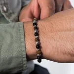 Dandy Street – shop online bracciali uomo di tendenza – bracciale elastico – bracciale uomo – bracciale pietre naturali occhio di tigre ematite onice – Pear